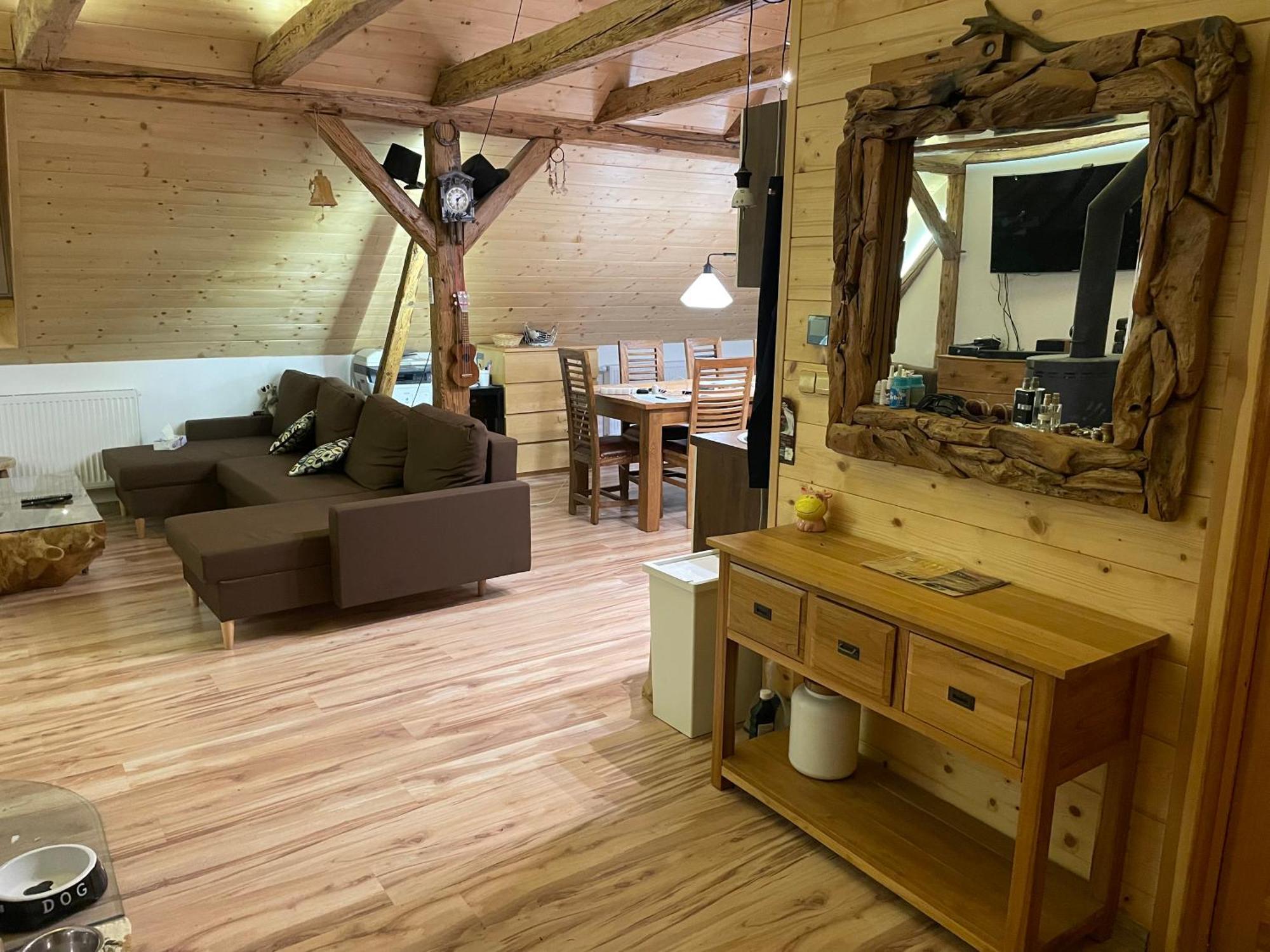 Apartmany Pod Kloboukem 亚希莫夫 外观 照片