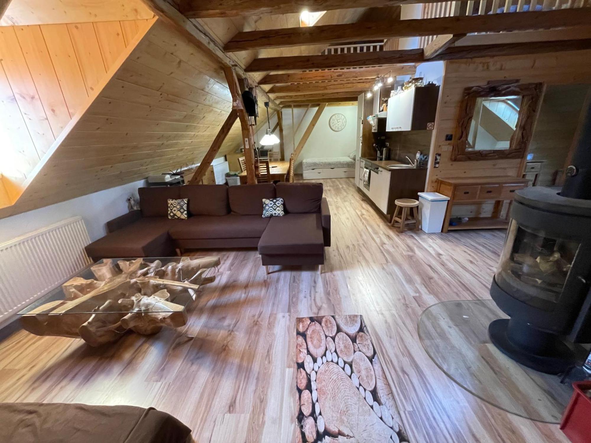 Apartmany Pod Kloboukem 亚希莫夫 外观 照片