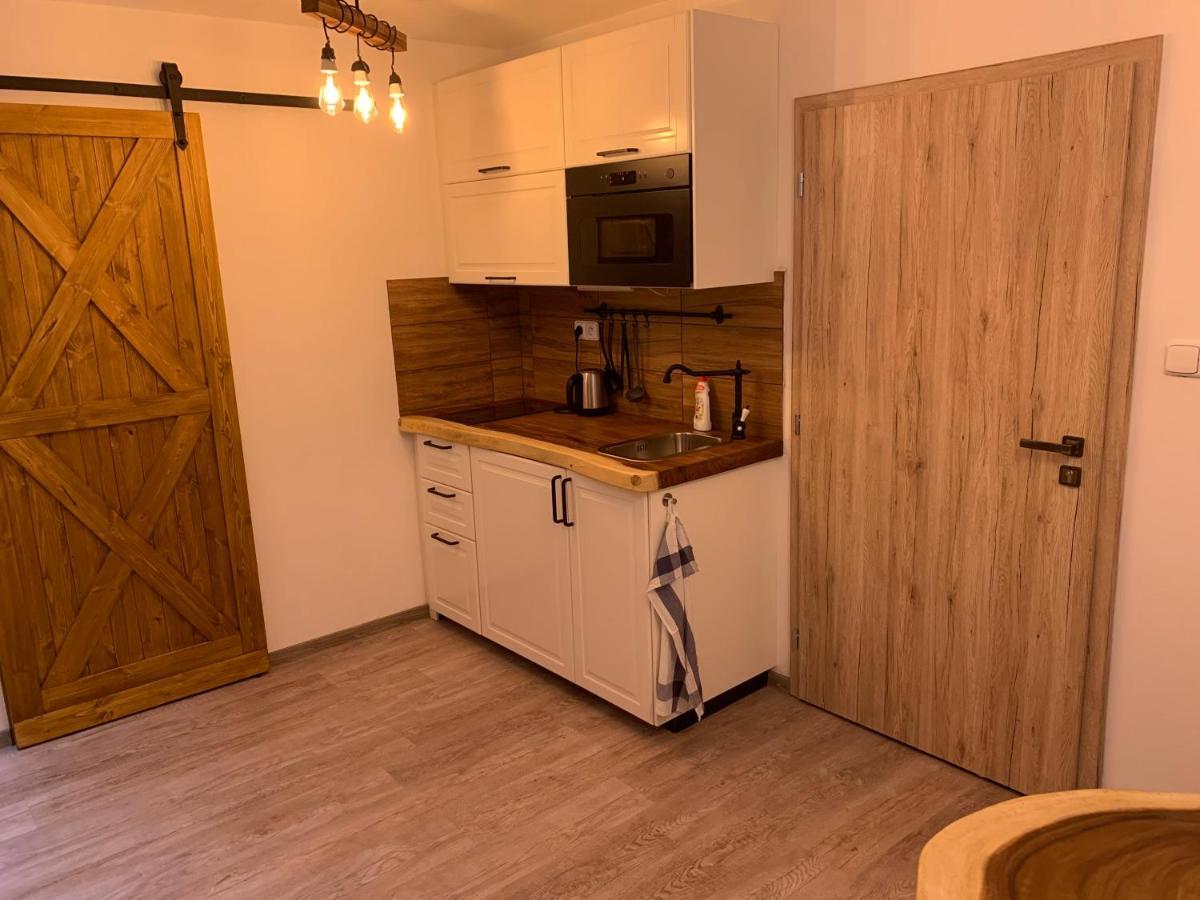 Apartmany Pod Kloboukem 亚希莫夫 外观 照片